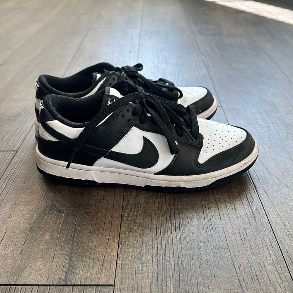 WHITE NIKE DUNK PANDAS